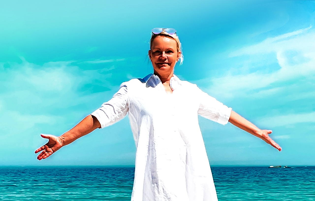 Annett Burmester mit Seele ISIE am Strand in Kapstadt – SOUL ID Identitäts-Shift zur wahren Seelenidentität und echten Größe